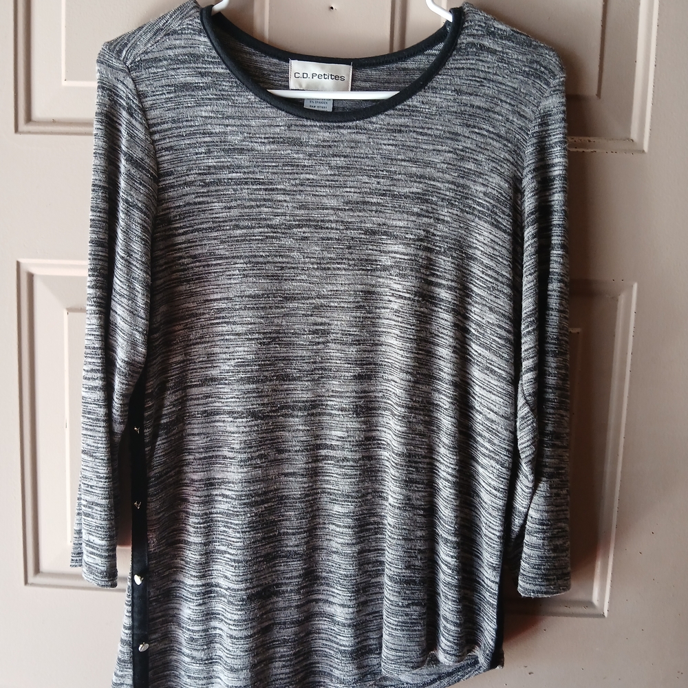Women's Gray Top